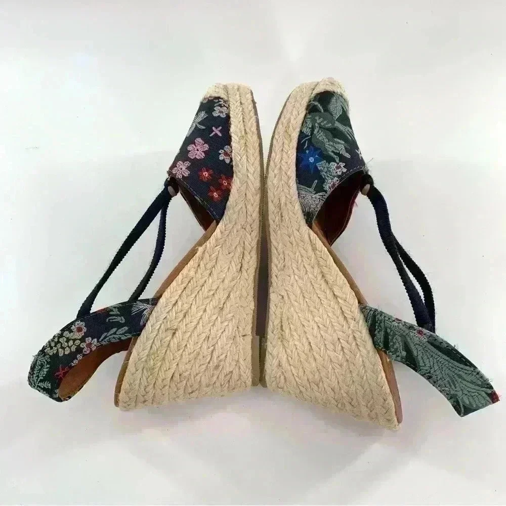 City classified womens espadrilles size 6 multicolored canvas floral wedges